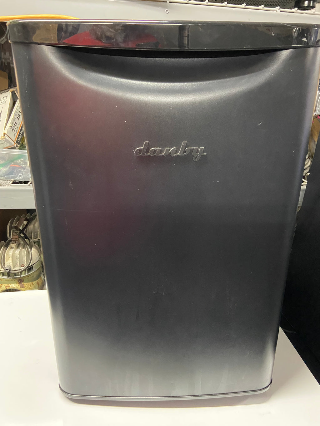 🧊 DANBY 2.6 CU. FT. COMPACT REFRIGERATOR — ONLY $99.99! 🧊