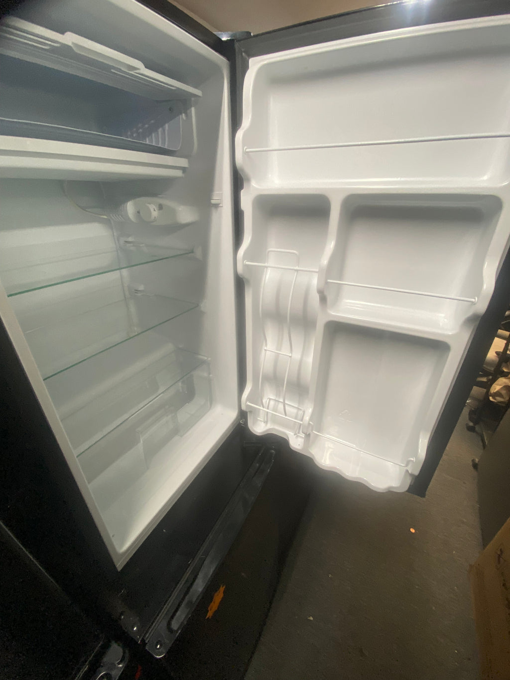 🧊 MIDEA 3.3 CU. FT. MINI FRIDGE — ONLY $65!