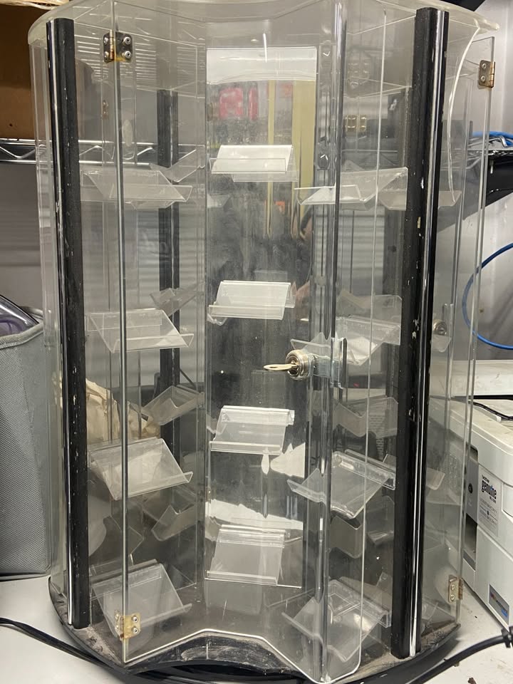 🔥 **Spinning Locking Display Case w/ Key – $100** 🔥
